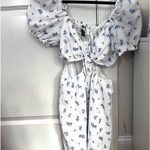 white dress with blue flowers open middle size large